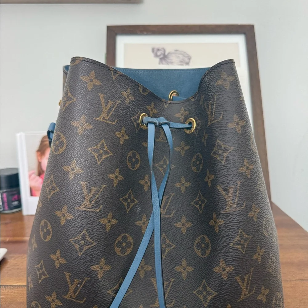Louis Vuitton Brown and Blue Monogram Shoulder Bag - Picture 2 of 8